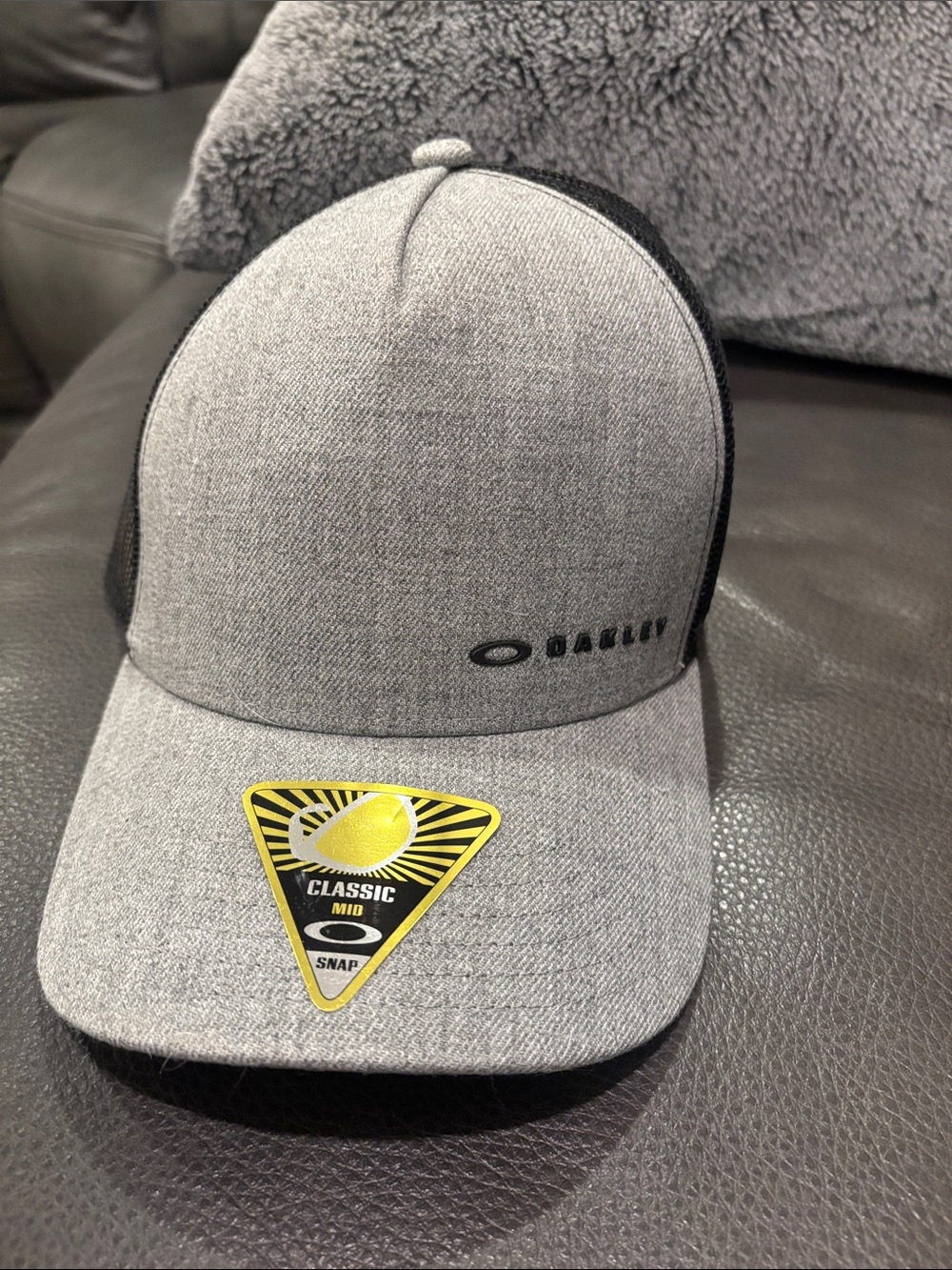 Oakley Chalten Cap Trucker SnapBack Hat